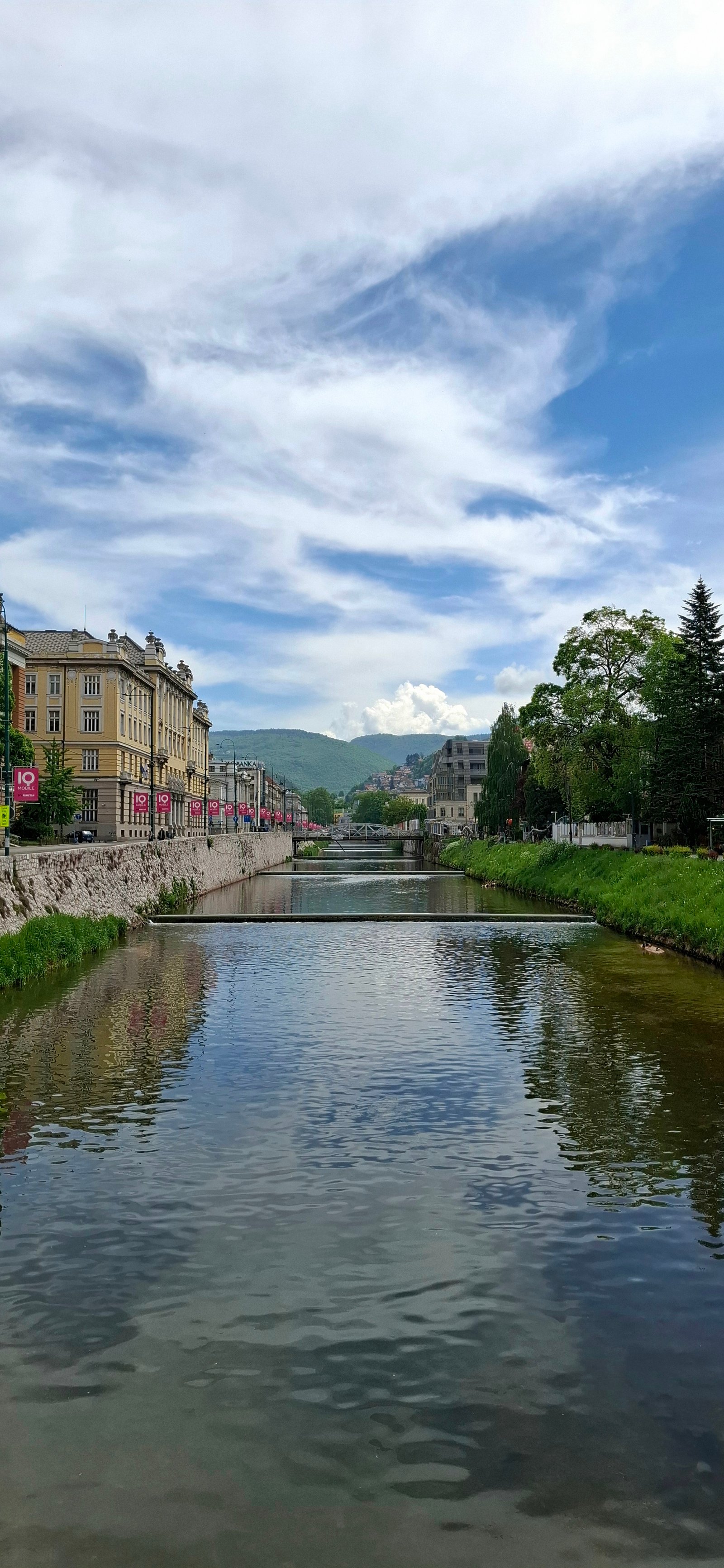 Treasure Hunt Sarajevo — teams exploring the city